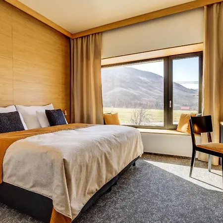 Maralak Hotel 4*